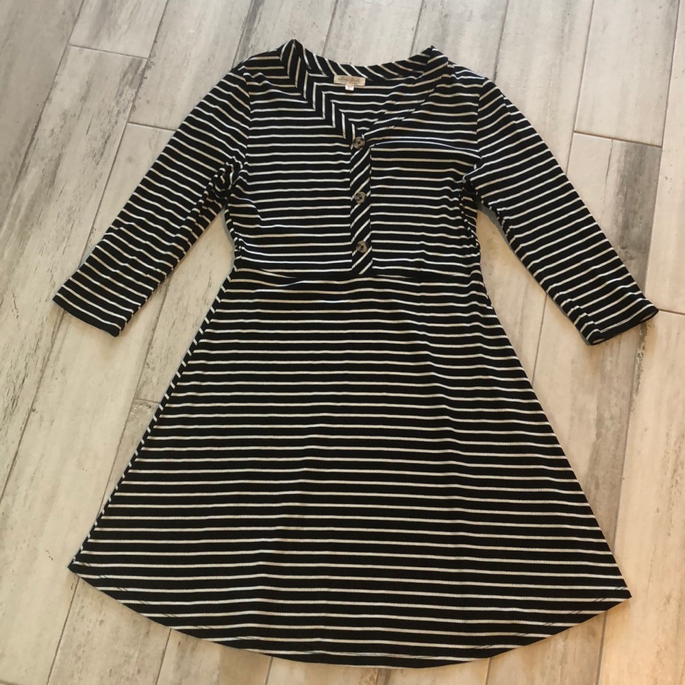 Black and White Strip Long Sleeve Dress